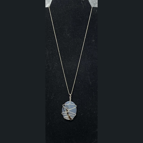 Yellowstone Montana Agate wire wrap pendant - Picture 6 of 13